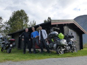 Vor der 3-Biker-Hütte: Frank, Ansgar & Gerard
