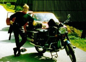 Die erste "richtige" Maschine Ich höre die Kawa-Suzi-Honda-Fraktion schon lachen, aber trotzdem: mit der R75/7 hatte mich der BMW-Virus gepackt. Ich wollte nie tauschen!